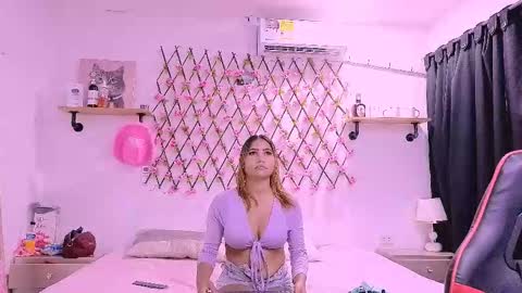 amber_love04 online show from 03-10-26, 08:36