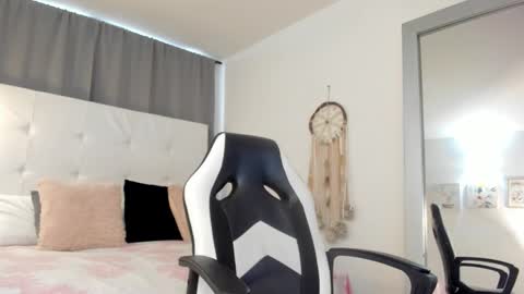 Snapshot of amber_novoa chatting on 02-08-26, 01:36 Amber Novoa online show from 02-08-26, 01:36