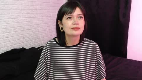 Snapshot of amber_rouss chatting on 01-05-25, 02:17 ROUSS online show from 01-05-25, 02:17