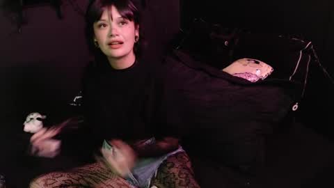 Snapshot of amber_rouss chatting on 10-03-25, 12:29 ROUSS online show from 10-03-25, 12:29