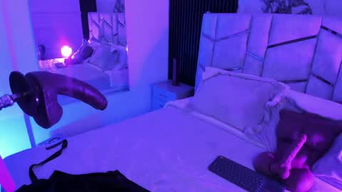 Amber Ashford online show from 04-24-26, 03:53