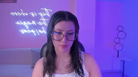 Snapshot of amberfarrell chatting on 06-20-26, 08:11 Amber online show from 06-20-26, 08:11