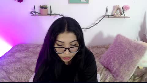 Snapshot of amberjeong chatting on 01-08-25, 02:46 Amber Jeong online show from 01-08-25, 02:46