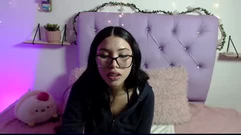 Snapshot of amberjeong chatting on 02-04-25, 12:51 Amber Jeong online show from 02-04-25, 12:51