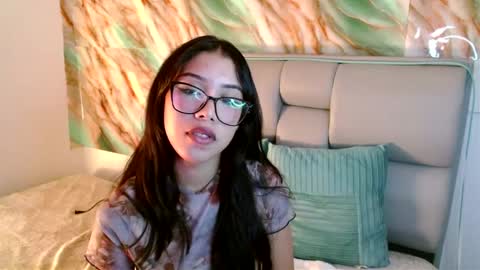 Snapshot of amberjeong chatting on 03-01-25, 02:37 Amber Jeong online show from 03-01-25, 02:37