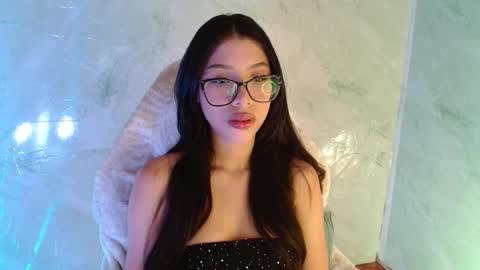 Snapshot of amberjeong chatting on 09-11-25, 01:17 Amber Jeong online show from 09-11-25, 01:17