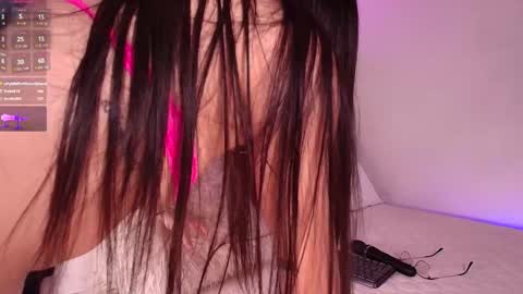 Snapshot of ambermoss_ chatting on 02-01-25, 09:54 Amber online show from 02-01-25, 09:54