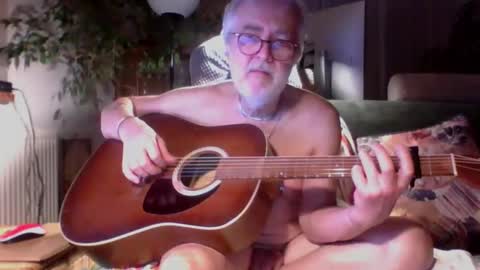 Snapshot of amberr11 chatting on 10-25-25, 10:37 Amberr11 online show from 10-25-25, 10:37