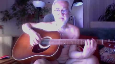 Snapshot of amberr11 chatting on 10-26-25, 11:31 Amberr11 online show from 10-26-25, 11:31