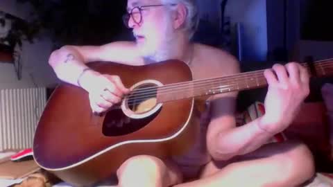 Snapshot of amberr11 chatting on 12-14-25, 11:42 Amberr11 online show from 12-14-25, 11:42