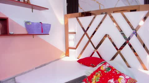 Amber online show from 12-26-24, 06:54