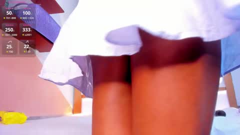 Amber online show from 02-11-25, 06:44