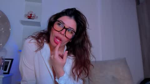 Snapshot of amberredzee chatting on 11-16-25, 12:05 Amber Redzee online show from 11-16-25, 12:05