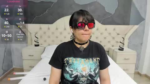 Snapshot of amberrgrey_ chatting on 09-14-25, 12:37 Amber Grey online show from 09-14-25, 12:37