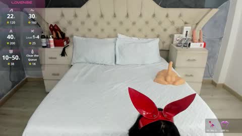 Snapshot of amberrgrey_ chatting on 09-26-25, 07:07 Amber Grey online show from 09-26-25, 07:07