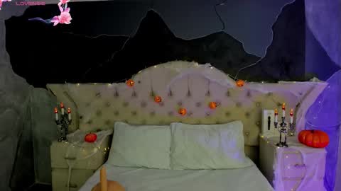 Snapshot of amberrgrey_ chatting on 10-13-25, 05:57 Amber Grey online show from 10-13-25, 05:57