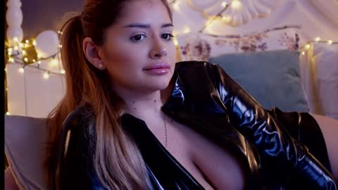 Snapshot of amberseyes chatting on 12-28-24, 12:45 Amberseyes online show from 12-28-24, 12:45