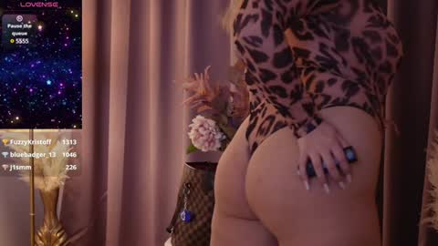 Snapshot of amberseyes chatting on 01-20-25, 12:18 Amberseyes online show from 01-20-25, 12:18