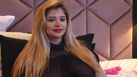 Snapshot of amberseyes chatting on 02-13-25, 12:32 Amberseyes online show from 02-13-25, 12:32