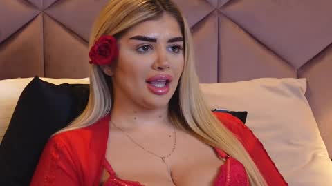 Snapshot of amberseyes chatting on 02-14-25, 11:42 Amberseyes online show from 02-14-25, 11:42