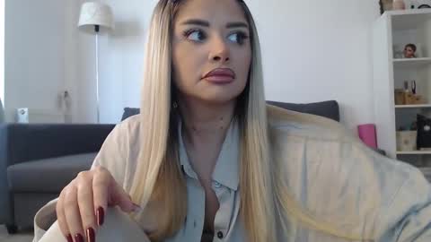 Snapshot of amberseyes chatting on 09-19-25, 10:49 Amberseyes online show from 09-19-25, 10:49