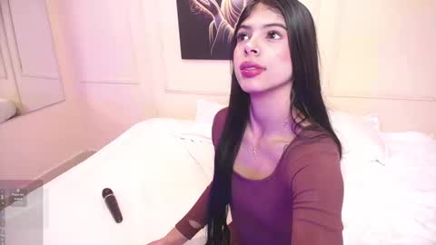 Snapshot of ambersfoxx chatting on 11-14-25, 02:05 ambers online show from 11-14-25, 02:05