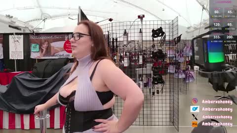 Snapshot of amberxoxhoney chatting on 02-01-25, 08:26 Amber Honey online show from 02-01-25, 08:26