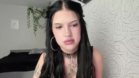 Snapshot of ameeludkowski chatting on 11-17-25, 10:10 Alica online show from 11-17-25, 10:10