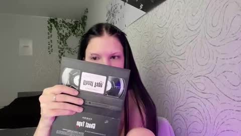 Snapshot of ameeludkowski chatting on 11-23-25, 10:04 Alica online show from 11-23-25, 10:04