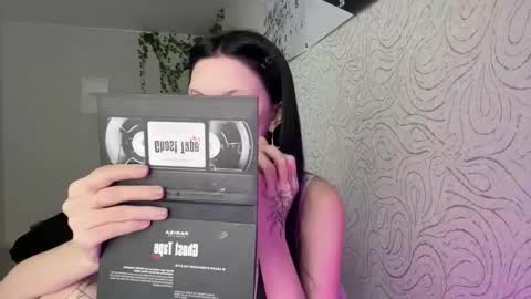 Snapshot of ameeludkowski chatting on 11-28-25, 11:24 Alica online show from 11-28-25, 11:24