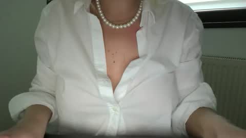 Beatrice online show from 11-30-25, 07:01