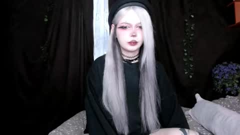 Amelia online show from 11-16-25, 05:57