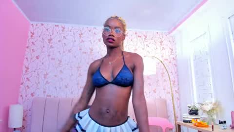 Snapshot of amelia_adms chatting on 10-14-25, 07:36 Amelia Adams online show from 10-14-25, 07:36