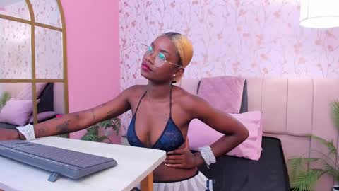 Snapshot of amelia_adms chatting on 10-29-25, 07:26 Amelia Adams online show from 10-29-25, 07:26