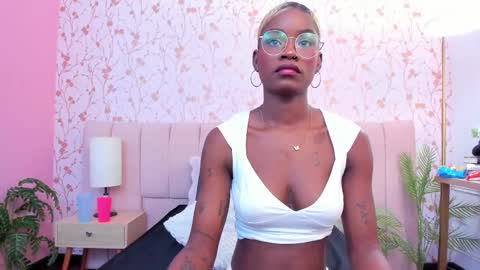 Snapshot of amelia_adms chatting on 11-19-25, 07:14 Amelia Adams online show from 11-19-25, 07:14