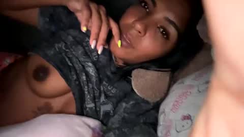 Snapshot of amelia_heaven chatting on 12-15-24, 04:18 amelia heaven online show from 12-15-24, 04:18