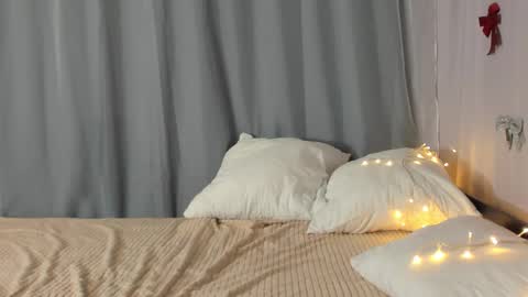 Anna online show from 10-29-25, 02:47