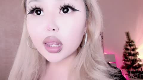 Amelia online show from 12-19-24, 11:25