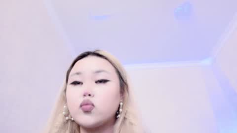 Amelia online show from 01-16-25, 12:02