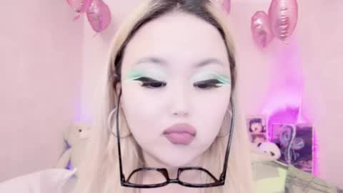 Amelia online show from 02-17-25, 12:21