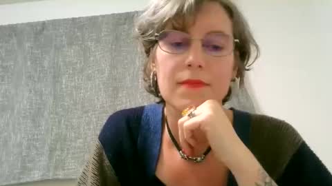 Ameliaishka online show from 10-17-25, 02:37