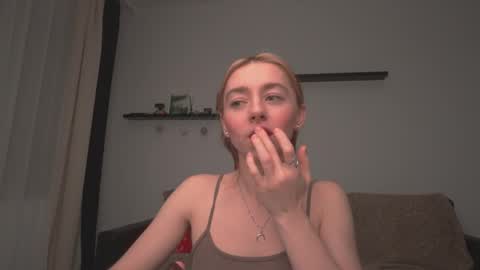 Snapshot of ameliamber0 chatting on 02-21-25, 05:09 Amelia online show from 02-21-25, 05:09