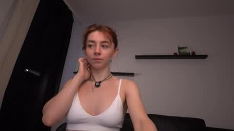 Snapshot of ameliamber0 chatting on 10-11-25, 08:13 Amelia online show from 10-11-25, 08:13