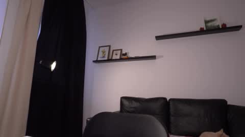 Snapshot of ameliamber0 chatting on 10-12-25, 08:24 Amelia online show from 10-12-25, 08:24