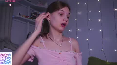 Snapshot of ameliami chatting on 07-13-26, 07:44 Amelia online show from 07-13-26, 07:44