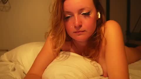 Amelia online show from 01-23-25, 07:51