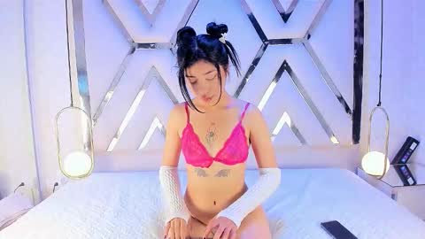 Snapshot of ameliatrevicott chatting on 12-15-25, 04:50 AMELIA TREVICOTT online show from 12-15-25, 04:50