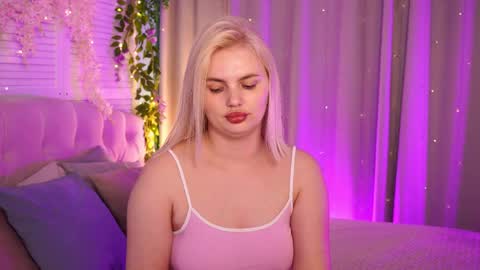 Snapshot of ameliawells chatting on 05-15-26, 04:41 Amelia online show from 05-15-26, 04:41