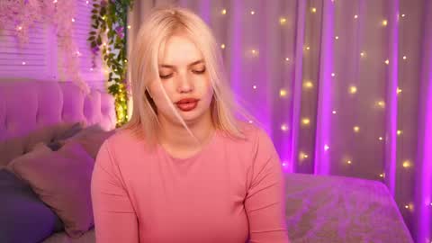Snapshot of ameliawells chatting on 05-16-26, 05:04 Amelia online show from 05-16-26, 05:04