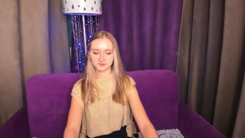 Snapshot of ameliawise chatting on 12-23-24, 11:36 ameliawise online show from 12-23-24, 11:36